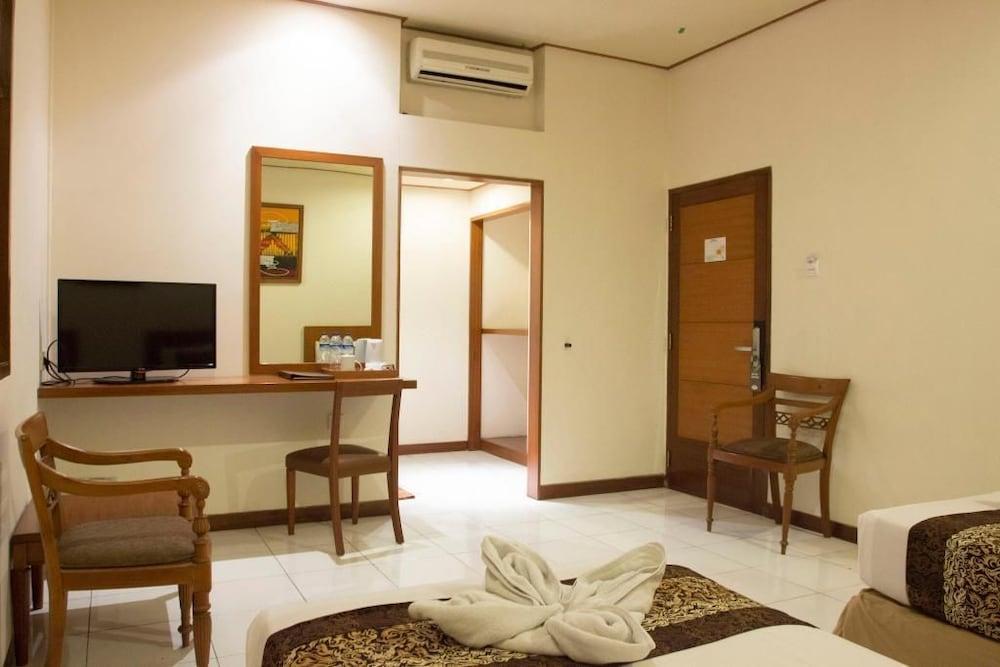 Papyrus Tropical Hotel