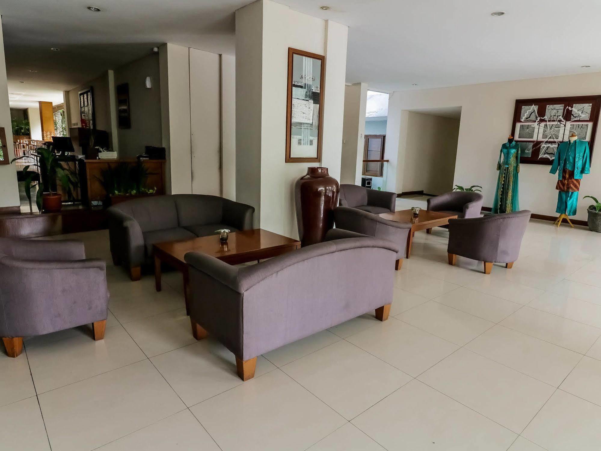 Hotel Papyrus Tropical Bogor