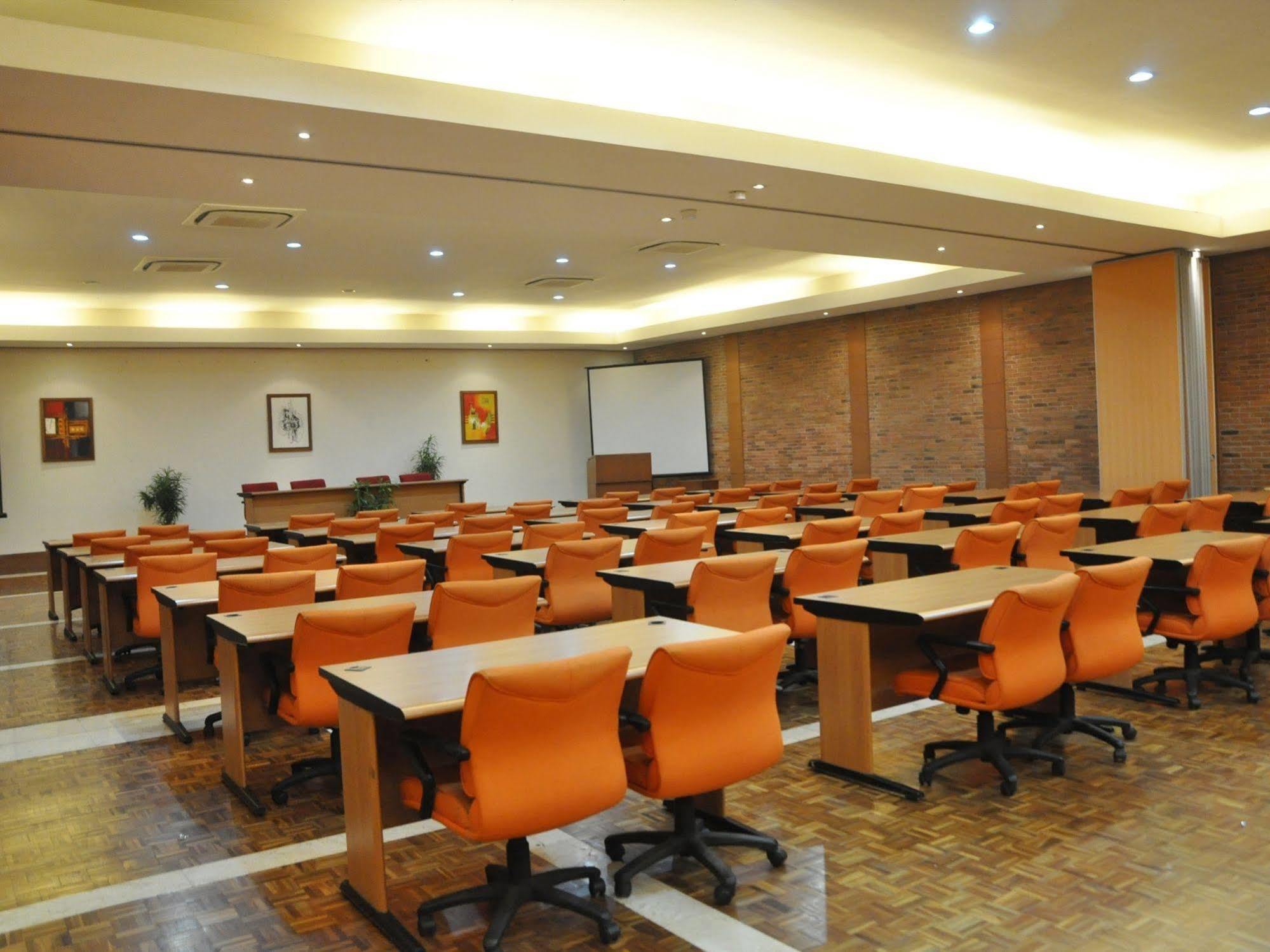 Hotel Papyrus Tropical Bogor