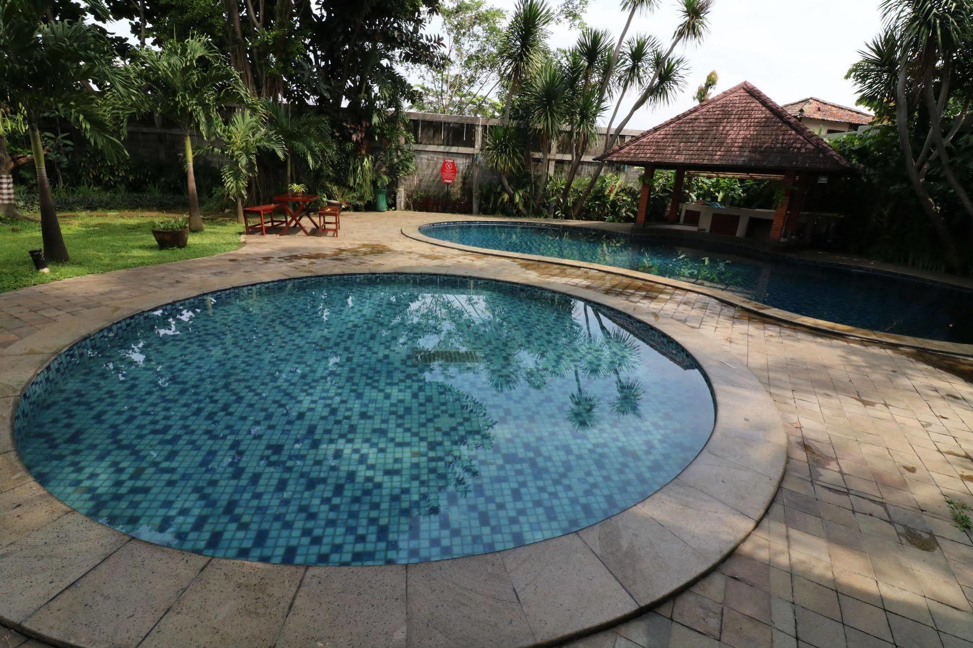 Papyrus Tropical 3* Bogor