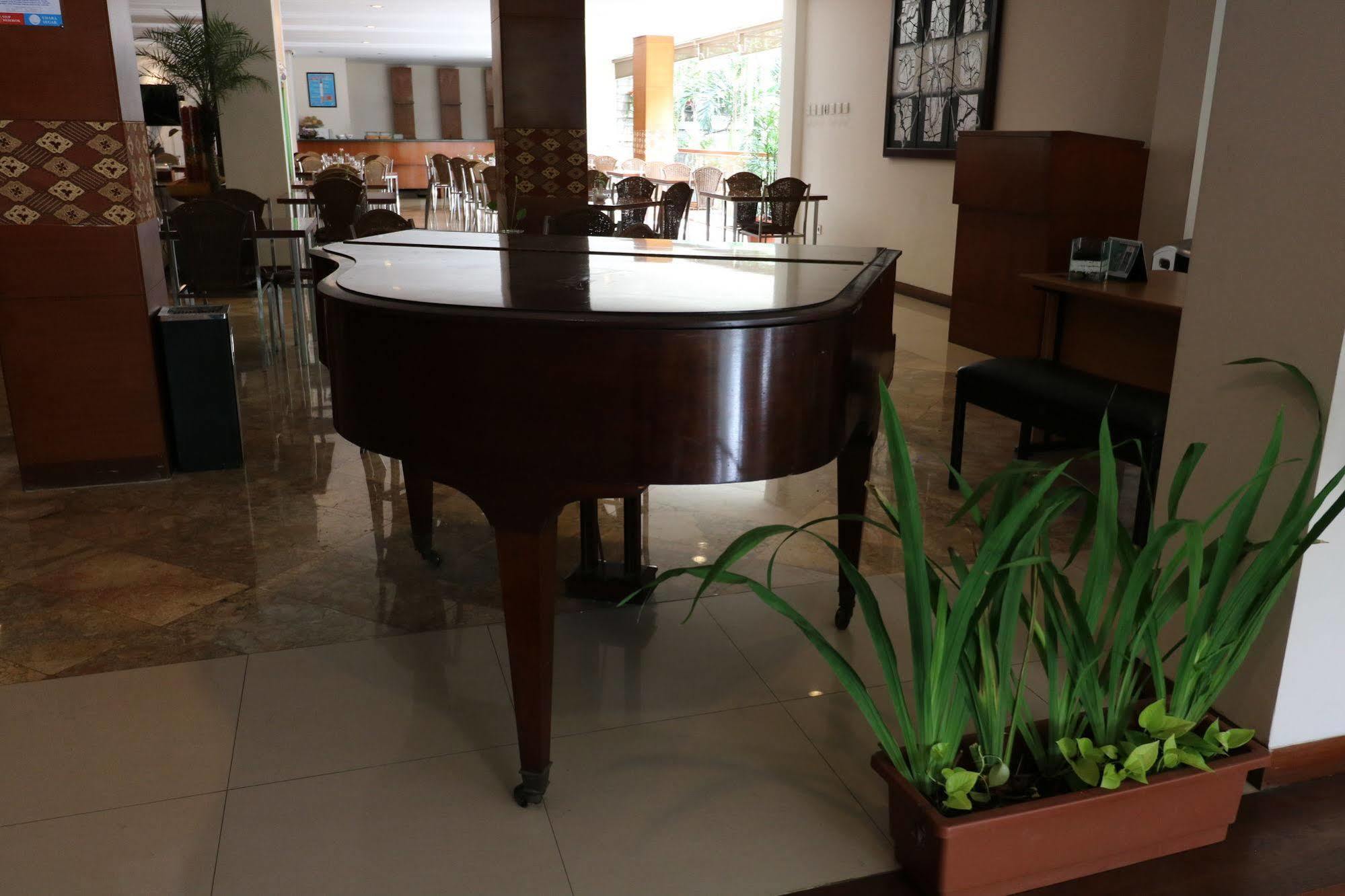 Papyrus Tropical Hotel Bogor